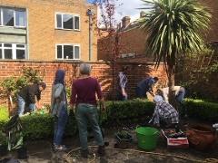 Syrian refugee families in GHG garden