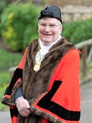 Mayor Dennis Booth